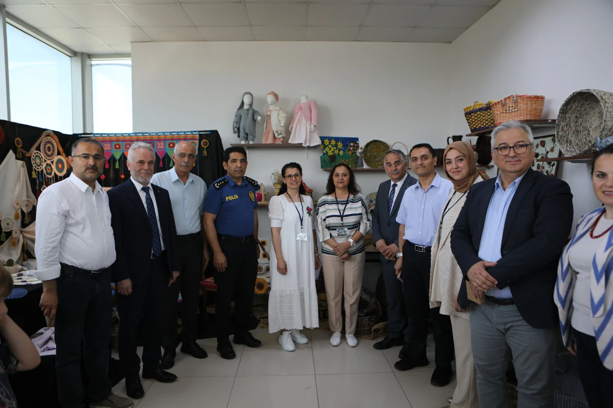 Arifiye SAMEK’te yılsonu heyecanı: Sanat ve emek bu sergide buluştu
