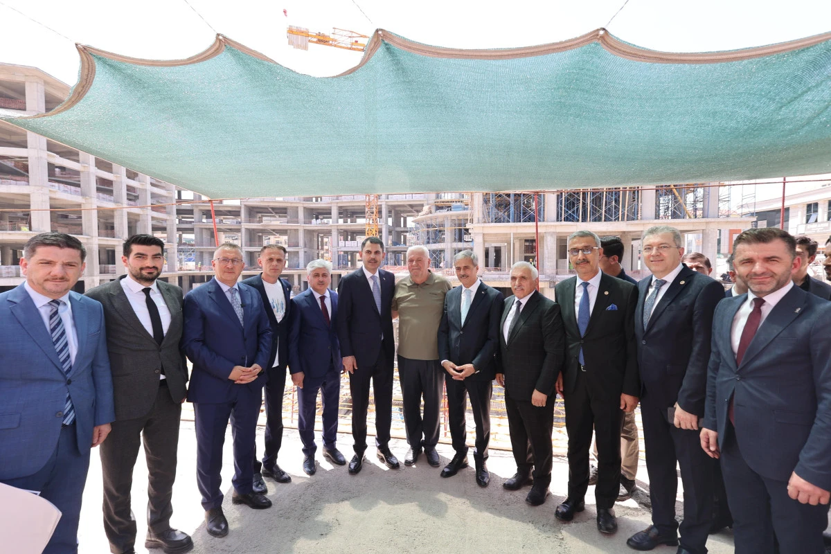 Bakan Kurum’dan Ada Hayat ve Adapazarı Ticaret Müzesi’ne Ziyaret