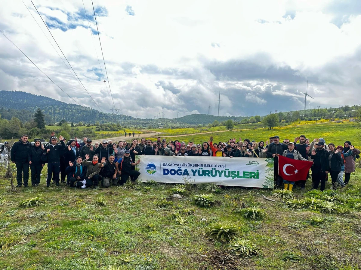 Doğa tutkunları Karagöl’ün cennet doğasını adım adım keşfetti 