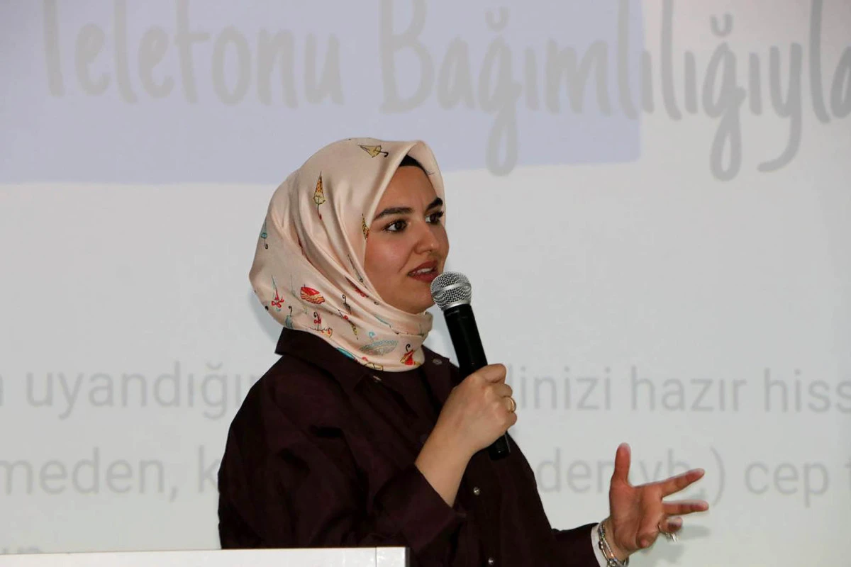 Gençlere “Bilinçli Teknoloji Kullanımı” eğitimi
