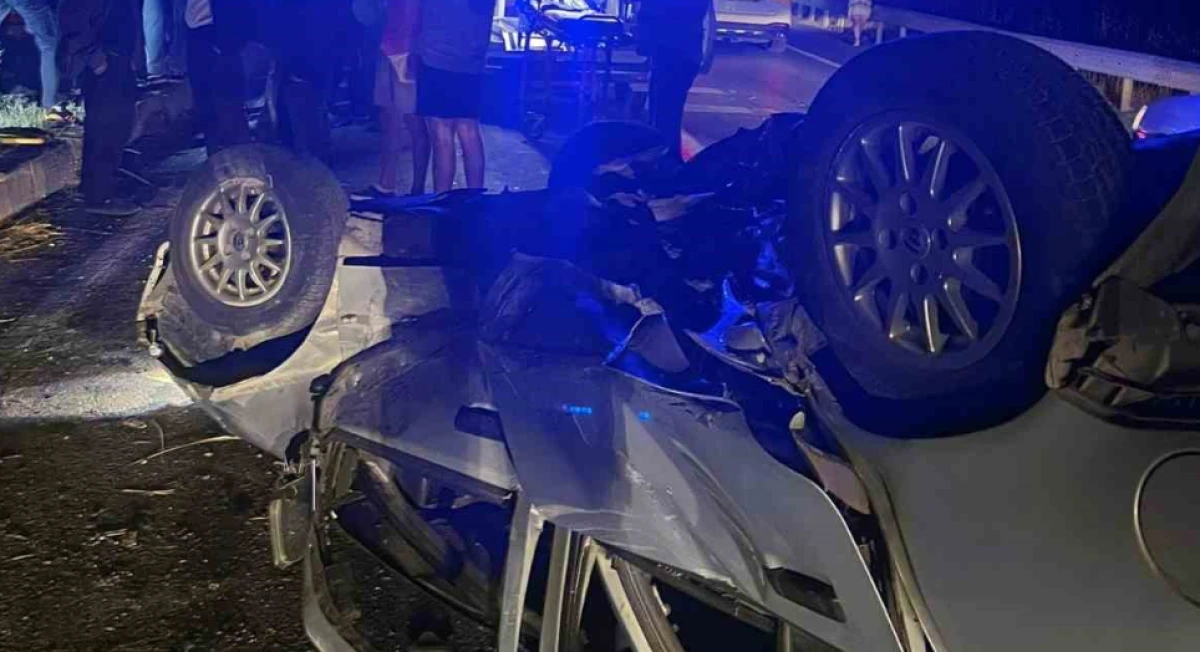 Kontrolden çıkan otomobil ters döndü: 2 yaralı
