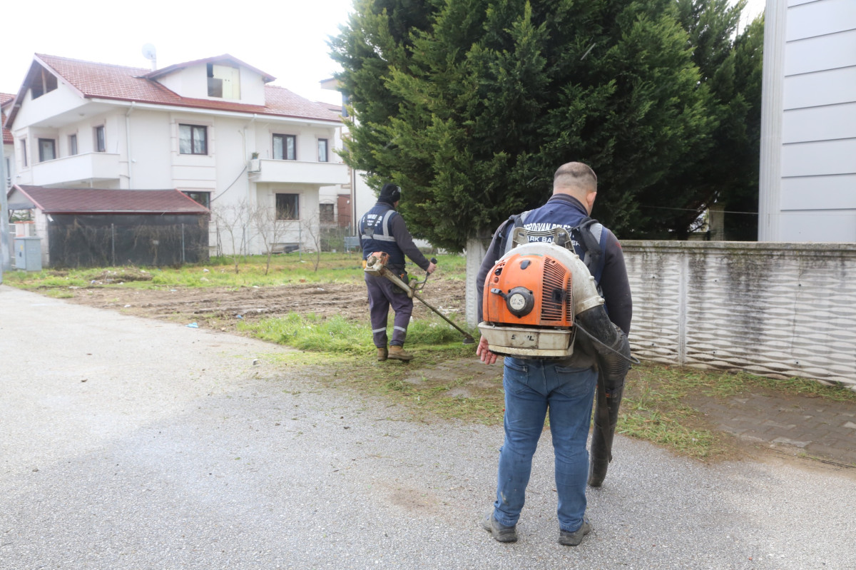 Köprübaşı Mahallesi’nde Çevre Düzenleme Çalışmaları Devam Ediyor