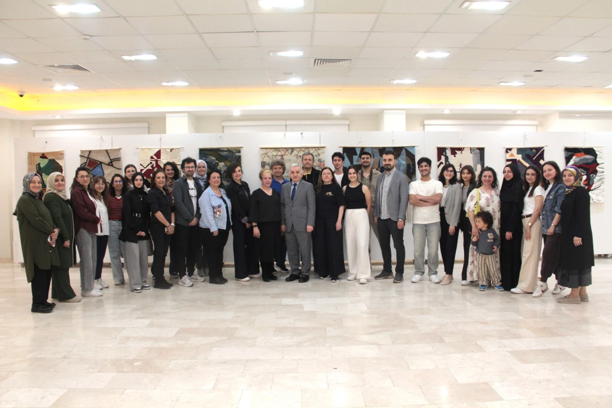 Sakarya Üniversitesinde “Bahara Övgü” Dokuma Sergisi