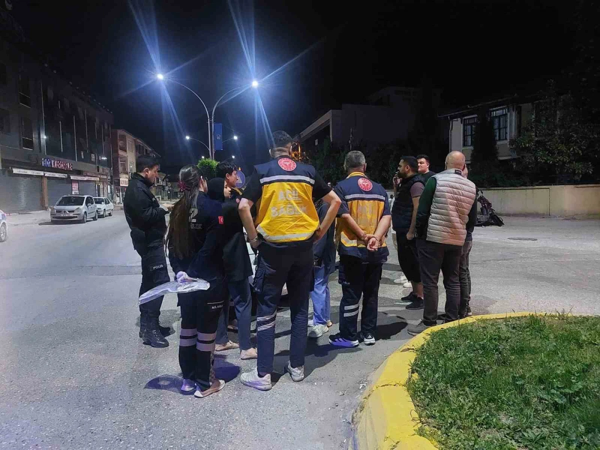Sakarya’da otomobil ile motosiklet çarpıştı: 3 yaralı