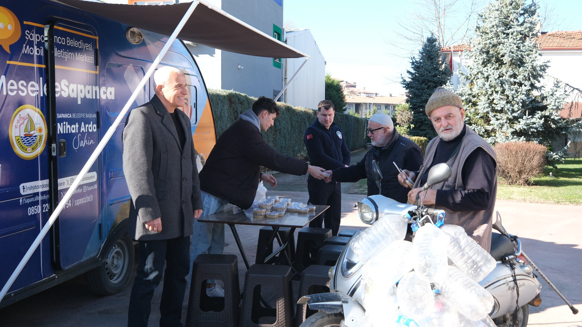 Sapanca Belediyesi’nden Regaip Kandil’inde Paylaşmanın Güzelliği