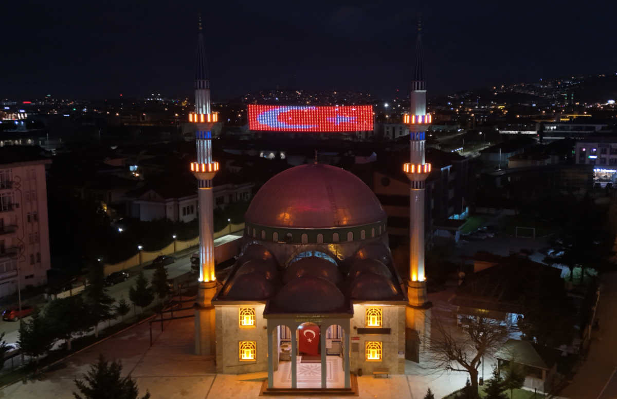 Serdivan Ramazan Coşkusuyla Aydınlandı