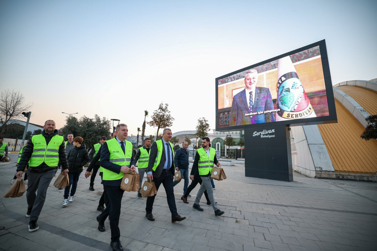 Serdivan’da “İftara 5 Dakika Kala” Uygulamasıyla Ramazan’ın Bereketi Paylaşıldı