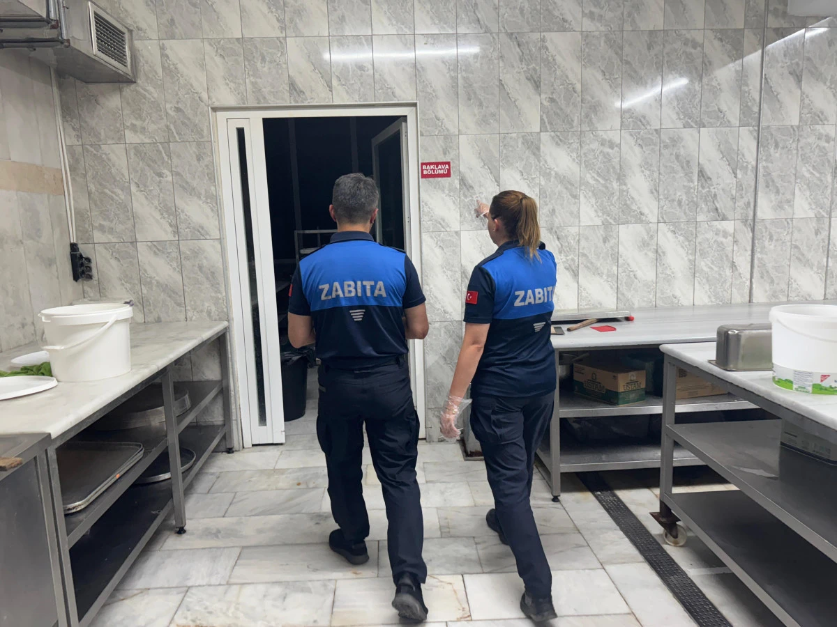Serdivan’da Kurban Bayramı Öncesi Tatlıcı ve Pastanelere Sıkı Denetim
