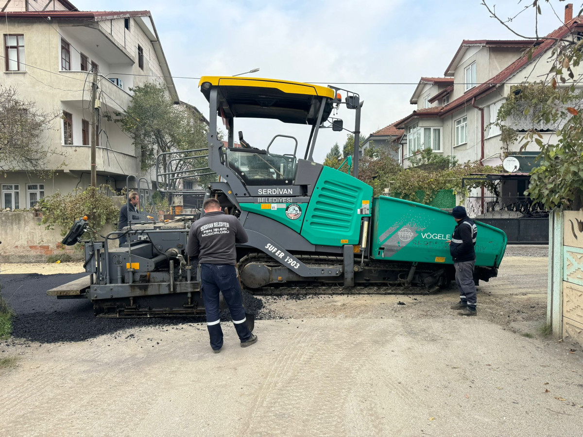 Serdivan’da Yollar Daha Modern ve Güvenli Hale Geliyor