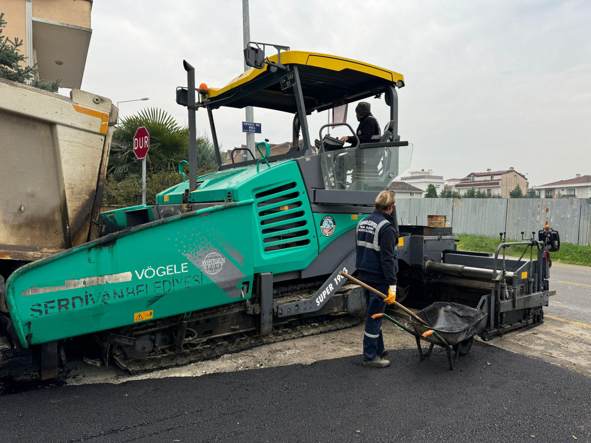 Serdivan'da Yollar Yenileniyor