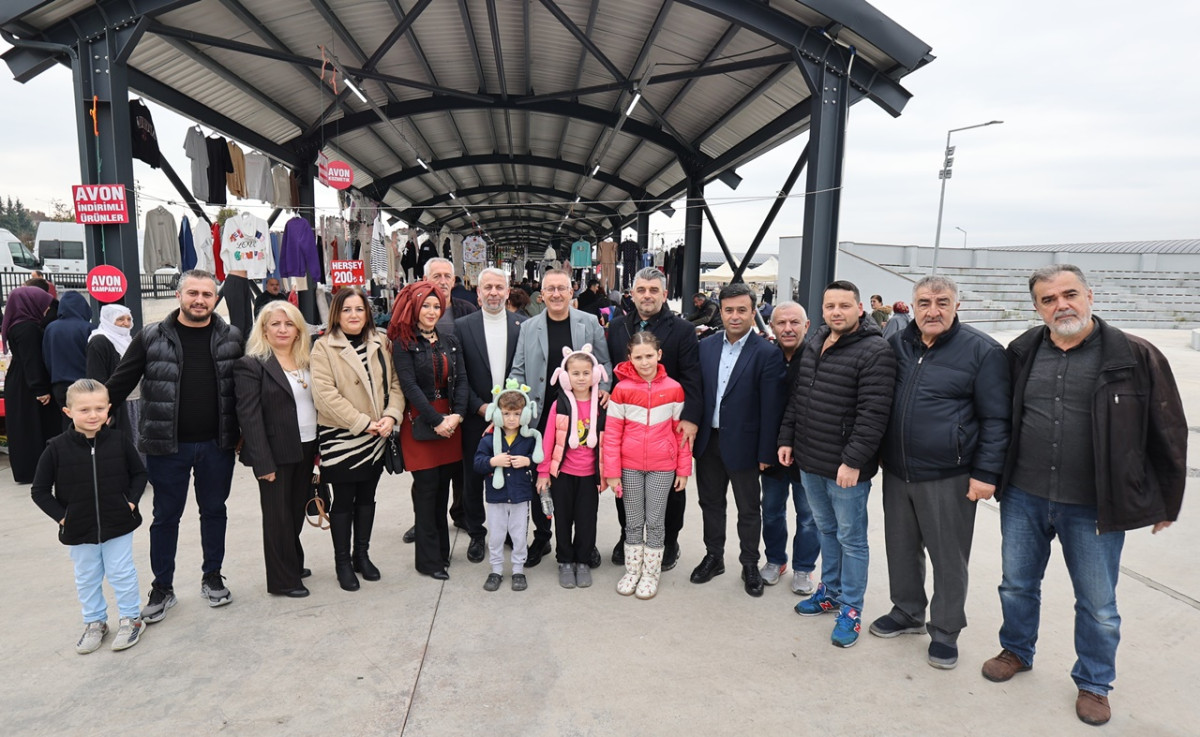 Yenikent Bölgesine Yeni Soluk: Giyim ve Kumaş Pazarı Açıldı